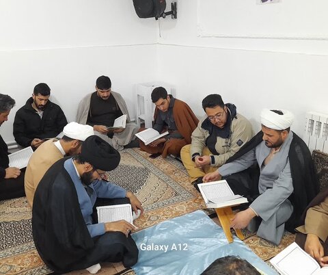تصاویر/ برگزاری محفل قرآنی در مدرسه علمیه امام صادق (ع) بیجار