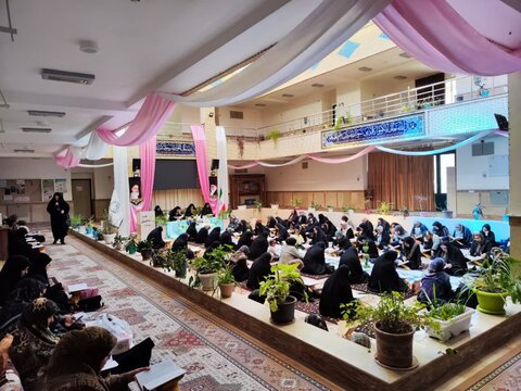 تصاویر/ مراسم جمع خوانی قرآن کریم در مدرسه علمیه ریحانة الرسول ارومیه