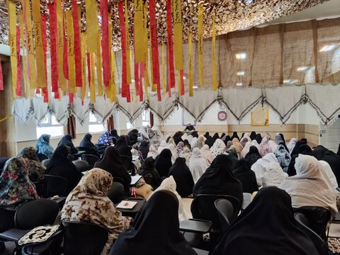 تصاویر/ مراسم جمع خوانی قرآن کریم در مدرسه علمیه ریحانة الرسول ارومیه