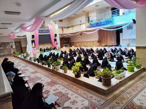 تصاویر/ مراسم جمع خوانی قرآن کریم در مدرسه علمیه ریحانة الرسول ارومیه