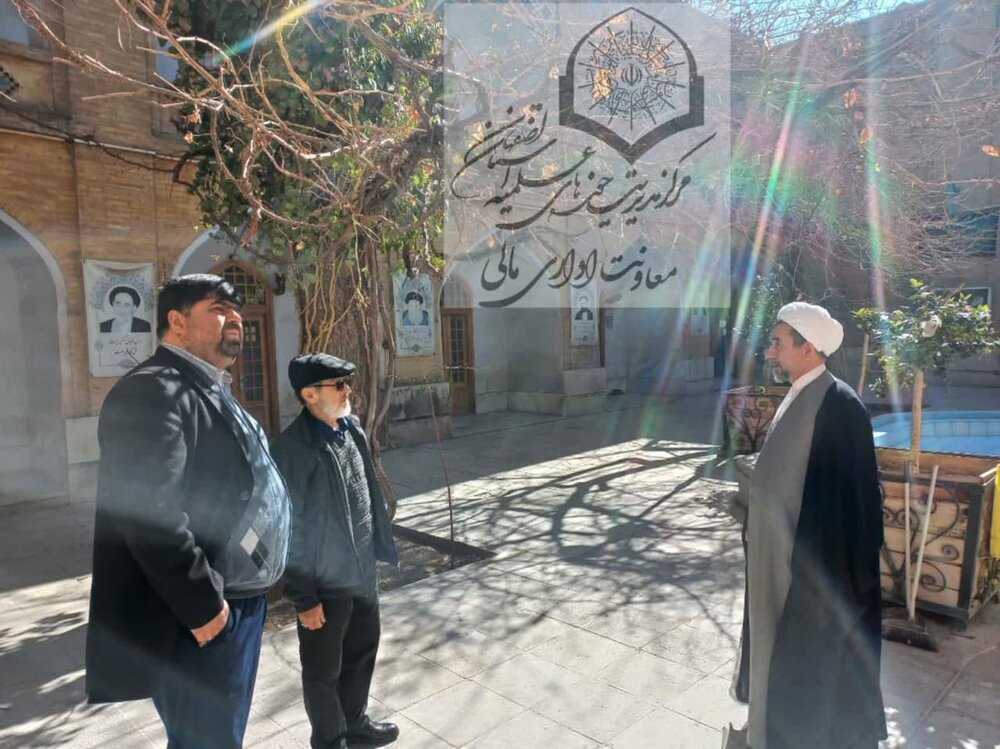 بازدید معاون حوزه علمیه اصفهان از روند مرمت و بازسازی مدرسه علمیه جده کوچک