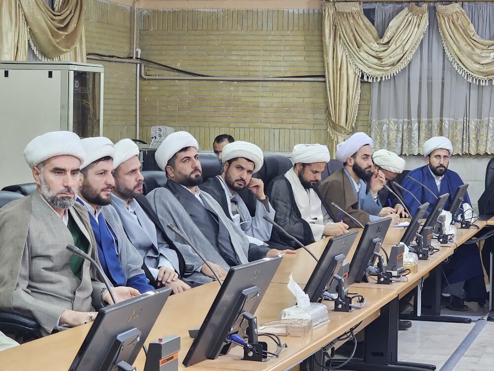 تصاویر/ چهارمین همایش فصلی روحانیون شاغل در انتظامی، مرزبانی و یگان ویژه کردستان