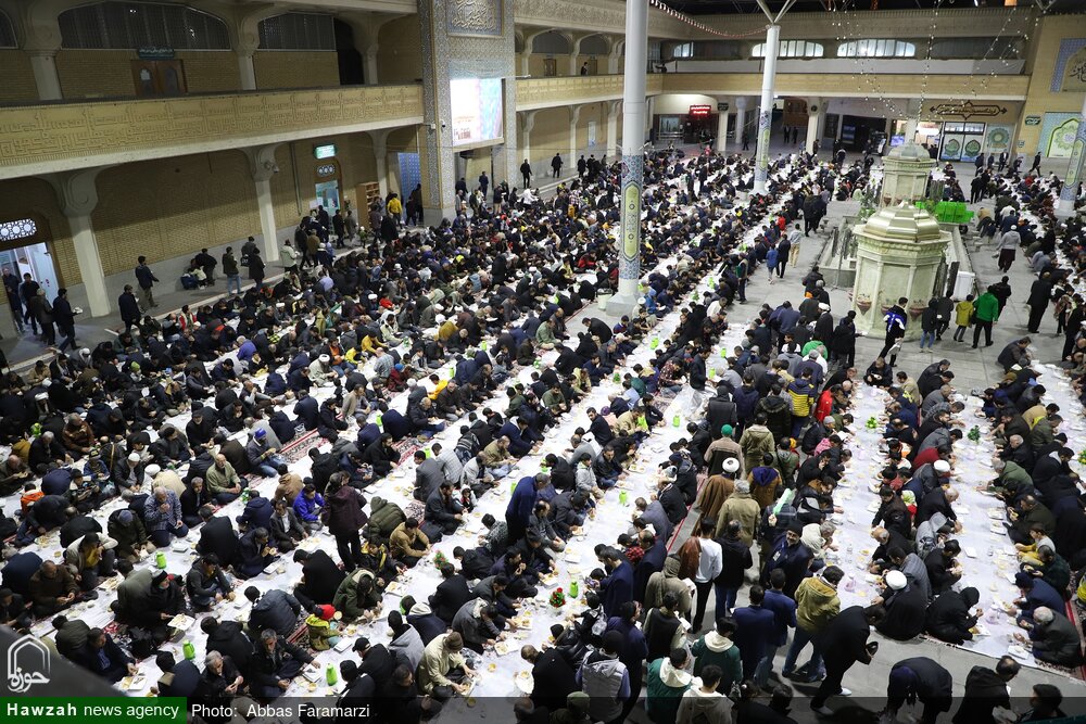 Photos/ Heure de l'Iftar au sanctuaire de Hazrat Masoumeh (PSL)