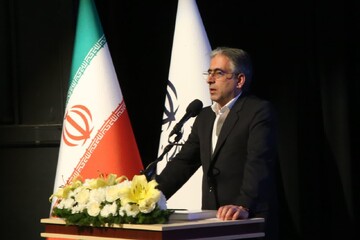 تأکید بر ایجاد بستر مناسب برای فعالیت هنرمندان و نویسندگان