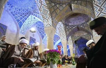 تصاویر| محفل انس با قرآن کریم در مسجد نصیرالملک در پنجمین روز از ماه مبارک رمضان