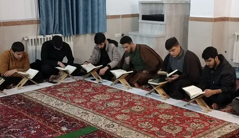 تصاویر/ محفل انس با قران کریم در مدرسه علمیه خوی