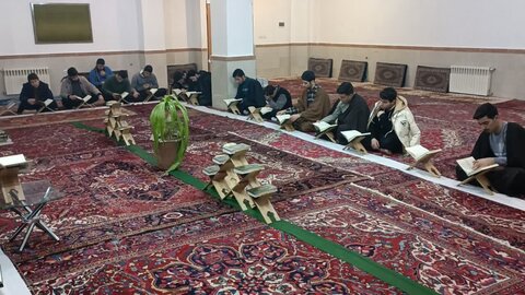 تصاویر/ محفل انس با قران کریم در مدرسه علمیه خوی