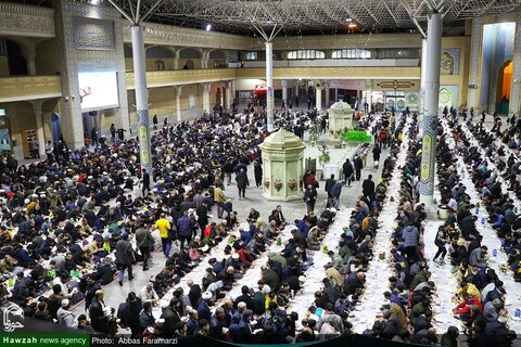 Photos/ Heure de l'Iftar au sanctuaire de Hazrat Masoumeh (PSL)