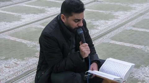 تصاویر/جزء خوانی قرآن و قرائت دعای ابوحمزه ثمالی و مناجات خوانی شبهای ماه مبارک رمضان هلال بن علی (ع)