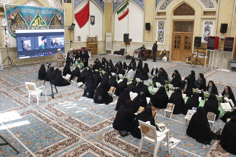 تصاویر /برگزاری محفل قرانی امت پیروز ویژه بانوان در راستای طرح زندگی با آیه ها