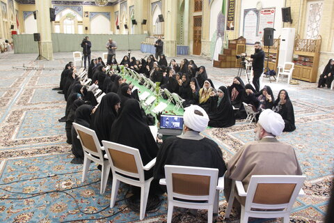 تصاویر /برگزاری محفل قرانی امت پیروز ویژه بانوان در راستای طرح زندگی با آیه ها