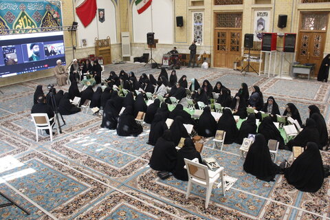 تصاویر /برگزاری محفل قرانی امت پیروز ویژه بانوان در راستای طرح زندگی با آیه ها