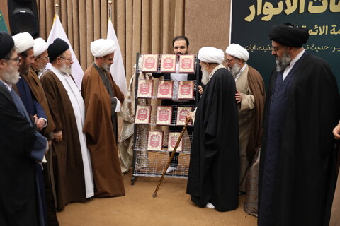 تصاویر/ آیین رونمایی از احیای کتاب گرانسنگ « عبقات الأنوار»