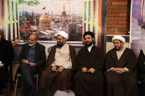 تصاویر / آیین تجلیل از خادمیاران آستان قدس رضوی استان همدان