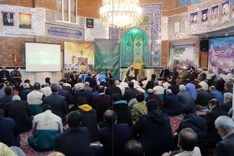 تصاویر / آیین تجلیل از خادمیاران آستان قدس رضوی استان همدان