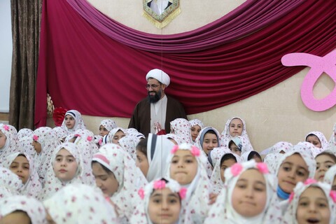 تصاویر / مراسم جشن تکلیف ۴۰۰ نفر از دختران دانش‌آموز همدانی