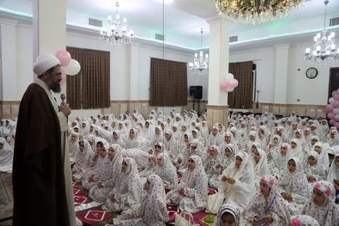 تصاویر / مراسم جشن تکلیف ۴۰۰ نفر از دختران دانش‌آموز همدانی