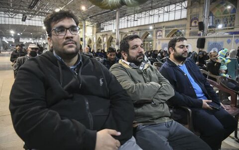 تصاویر| «ضیافت نور» دیدار رمضانی جمعی از خبرنگاران، مسئولین و کارکنان صداوسیما، هلال احمر و برخی از دستگاه های اجرایی با نماینده ولی فقیه در فارس