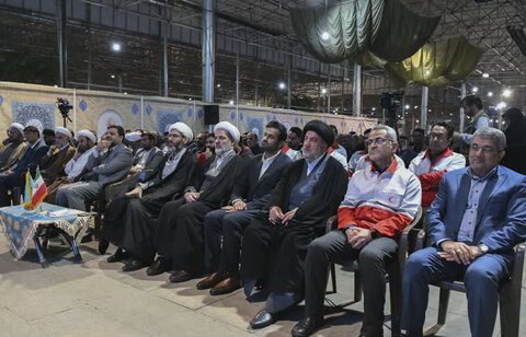 تصاویر| «ضیافت نور» دیدار رمضانی جمعی از خبرنگاران، مسئولین و کارکنان صداوسیما، هلال احمر و برخی از دستگاه های اجرایی با نماینده ولی فقیه در فارس