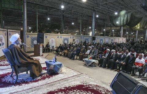 تصاویر| «ضیافت نور» دیدار رمضانی جمعی از خبرنگاران، مسئولین و کارکنان صداوسیما، هلال احمر و برخی از دستگاه های اجرایی با نماینده ولی فقیه در فارس