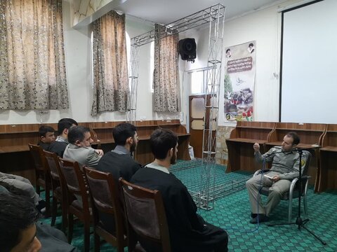 کارگاه آموزشی اهمیت و روش های حفاظت از محیط زیست در مدرسه علمیه خلخال