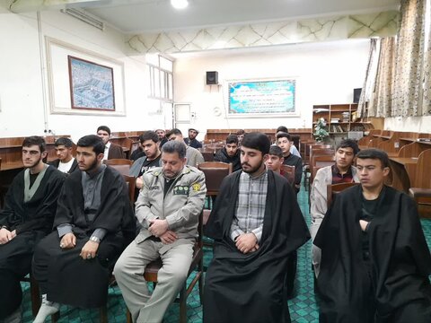 کارگاه آموزشی اهمیت و روش های حفاظت از محیط زیست در مدرسه علمیه خلخال