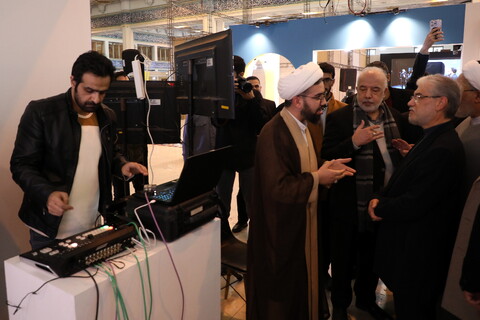 تصاویر/ بازدید وزیر علوم از سی و دومین نمایشگاه بین المللی قرآن کریم