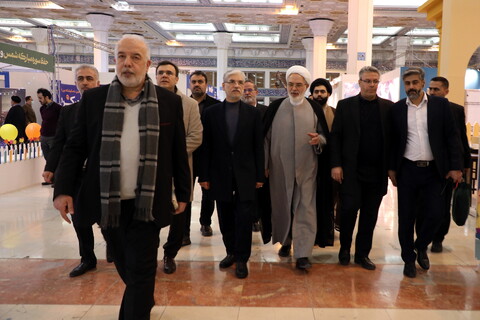 تصاویر/ بازدید وزیر علوم از سی و دومین نمایشگاه بین المللی قرآن کریم