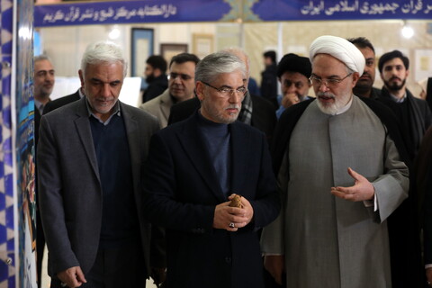 تصاویر/ بازدید وزیر علوم از سی و دومین نمایشگاه بین المللی قرآن کریم