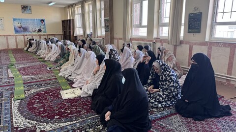 تصاویر / پرسش و پاسخ امام جمعه شهرستان مرند با دانش آموزان مدرسه دخترانه فضیلت