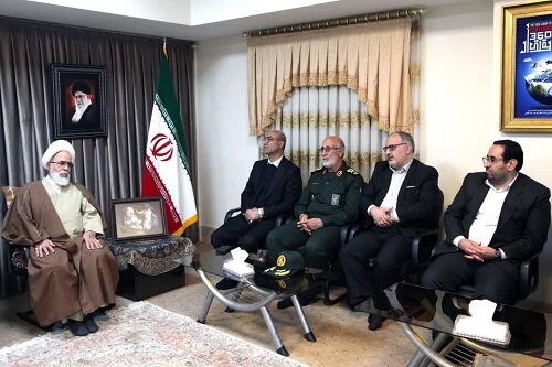 گلریزان جهت آزادسازی زندانیان، اقدامی بسیار ارزشمند و انسانی است+ عکس