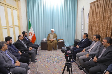 تصاویر/ دیدار مشاور وزیر و رئیس مرکز بازرسی وزارت تعاون، کار و رفاه اجتماعی با آیت الله اراکی