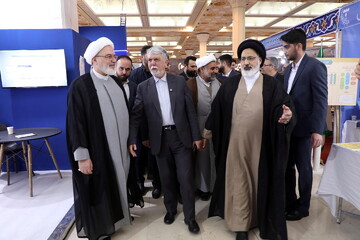 بازدید وزیر فرهنگ و ارشاد اسلامی از بخش حوزوی نمایشگاه قرآن