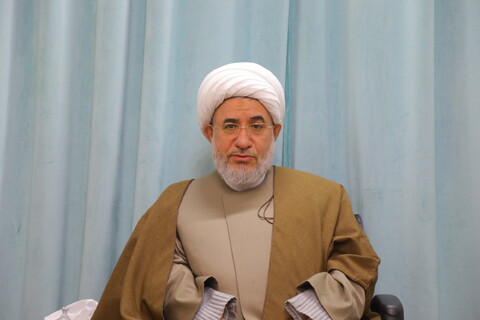 تصاویر/ دیدار مشاور وزیر و رئیس مرکز بازرسی وزارت تعاون، کار و رفاه اجتماعی با آیت الله اراکی