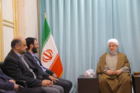 تصاویر/ دیدار مشاور وزیر و رئیس مرکز بازرسی وزارت تعاون، کار و رفاه اجتماعی با آیت الله اراکی