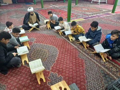 تصاویر/برگزاری جلسات جزء خوانی و اجرای طرح "زندگی با آیه‌ها" در شهرستان کامیاران