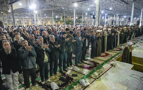 تصاویر| «ضیافت نور» دیدار رمضانی طلاب و جمعی از اقشار مختلف مردم با نماینده ولی فقیه در فارس: