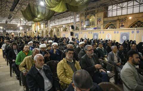 تصاویر| «ضیافت نور» دیدار رمضانی طلاب و جمعی از اقشار مختلف مردم با نماینده ولی فقیه در فارس: