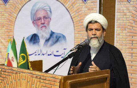 تصاویر| «ضیافت نور» دیدار رمضانی طلاب و جمعی از اقشار مختلف مردم با نماینده ولی فقیه در فارس: