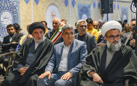 تصاویر| «ضیافت نور» دیدار رمضانی طلاب و جمعی از اقشار مختلف مردم با نماینده ولی فقیه در فارس: