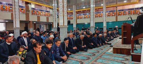 تصاویر/ اقامه نماز جمعه شهر کشاورز