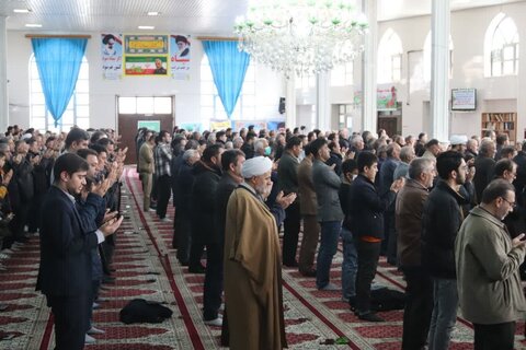 تصاویر/ اقامه نماز جمعه شهرستان شاهین‌دژ