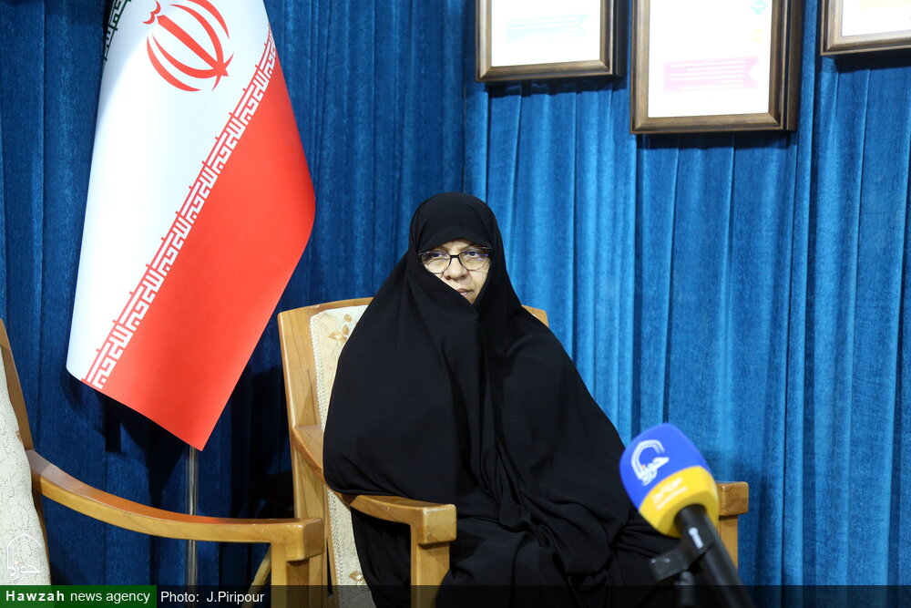 نقش بانوان در سده اخیر حوزه علمیه؛ از تاسیس نهادهای علمی تا تربیت نسل‌های جدید