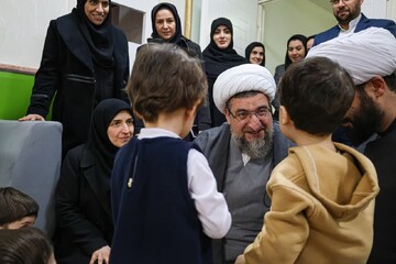 کلیپ| حضور و بازدید نماینده ولی فقیه در استان از شیرخوارگاه نور احسان تبریز