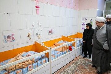 تصاویر/ حضور و بازدید نماینده ولی فقیه در استان آذربایجان شرقی از شیرخوارگاه نور احسان تبریز