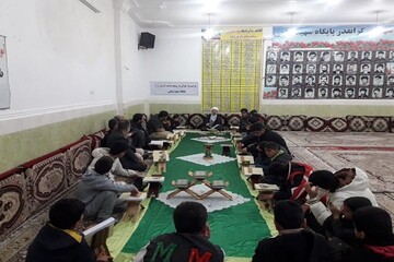 برگزاری مراسم افطاری ساده در مسجد حضرت صاحب‌الزمان(عج) هرسین+تصاویر