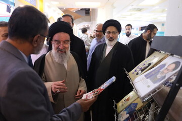 ادعای اینکه حوزه علمیه کاری به قرآن ندارد ظلم و تهمت است/ برگزاری روزانه ۲۰۰ درس تفسیر قرآن در حوزه های برادران