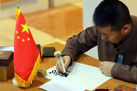 تصاویر/ هنر و قرآن؛ تجلی زیبایی‌های قرآنی در نمایشگاه بین‌المللی قرآن کریم