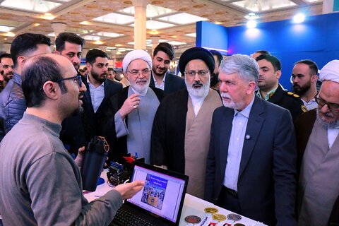 تصاویر/ بازدید وزیر فرهنگ و ارشاد اسلامی از نمایشگاه بین المللی قرآن