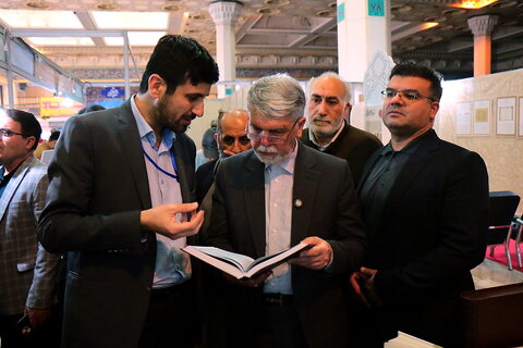 تصاویر/ بازدید وزیر فرهنگ و ارشاد اسلامی از نمایشگاه بین المللی قرآن